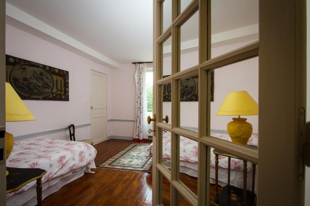 Chateau De La Madeleine Bed & Breakfast Pressagny l'Orgueilleux Room photo