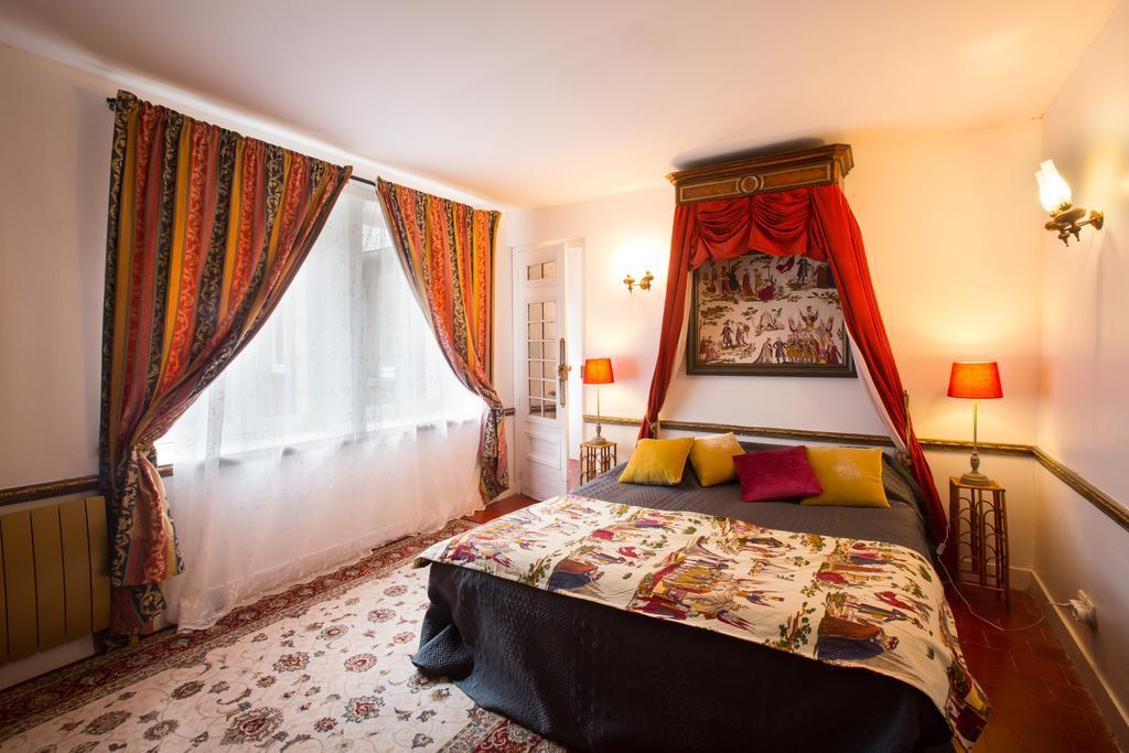 Chateau De La Madeleine Bed & Breakfast Pressagny l'Orgueilleux Room photo