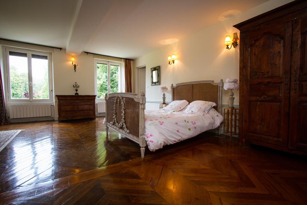 Chateau De La Madeleine Bed & Breakfast Pressagny l'Orgueilleux Room photo
