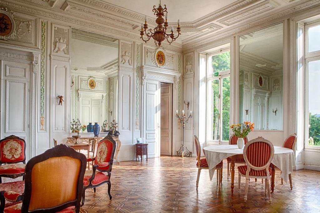 Chateau De La Madeleine Bed & Breakfast Pressagny l'Orgueilleux Exterior photo